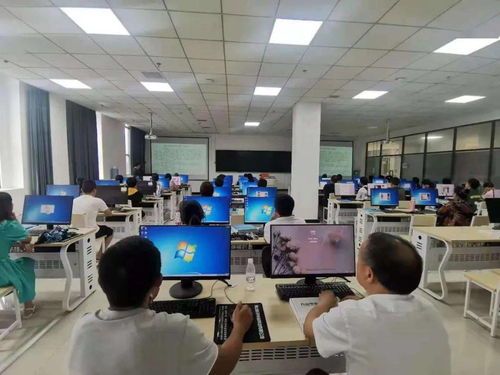 秀山電商技能培訓(xùn)火熱招生 計(jì)算機(jī)技術(shù)培訓(xùn)，培訓(xùn)費(fèi)食宿費(fèi)全免